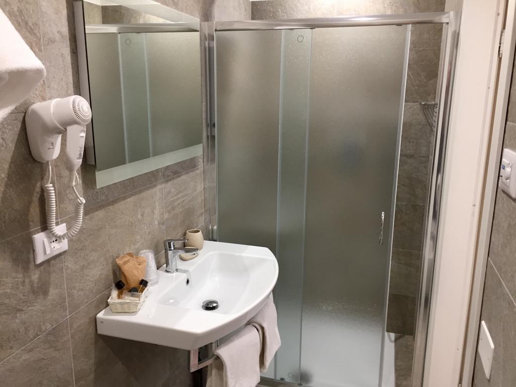 Hotel Mercedes Limone sul Garda Extérieur photo